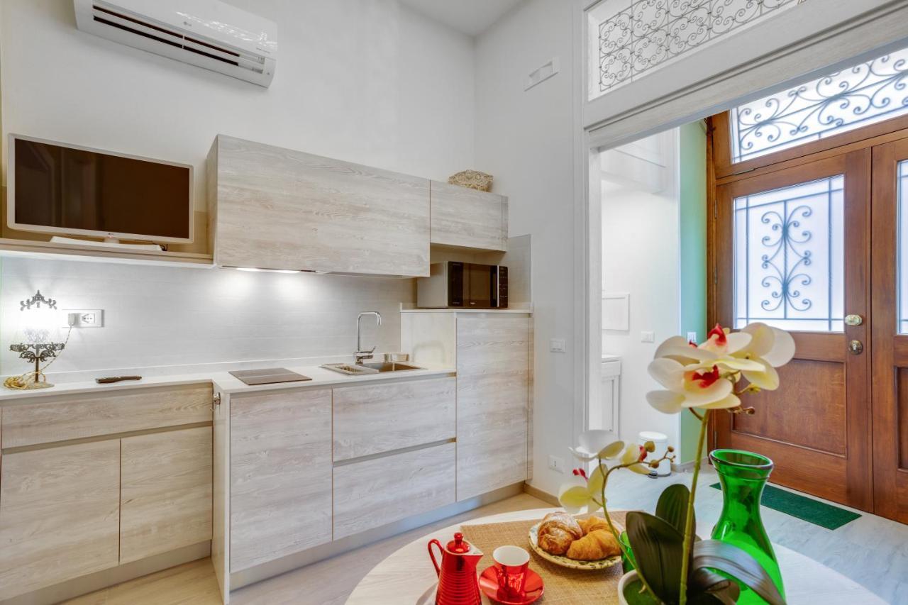 Madame Bari' Suite Apt In The Heart Of Bari Exterior foto